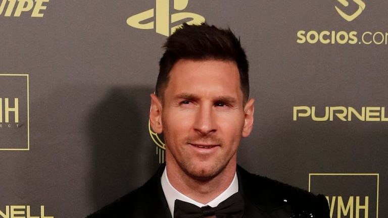 Ballon d'Or in Messi's hands