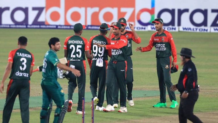 Bangladesh left the field with despair again