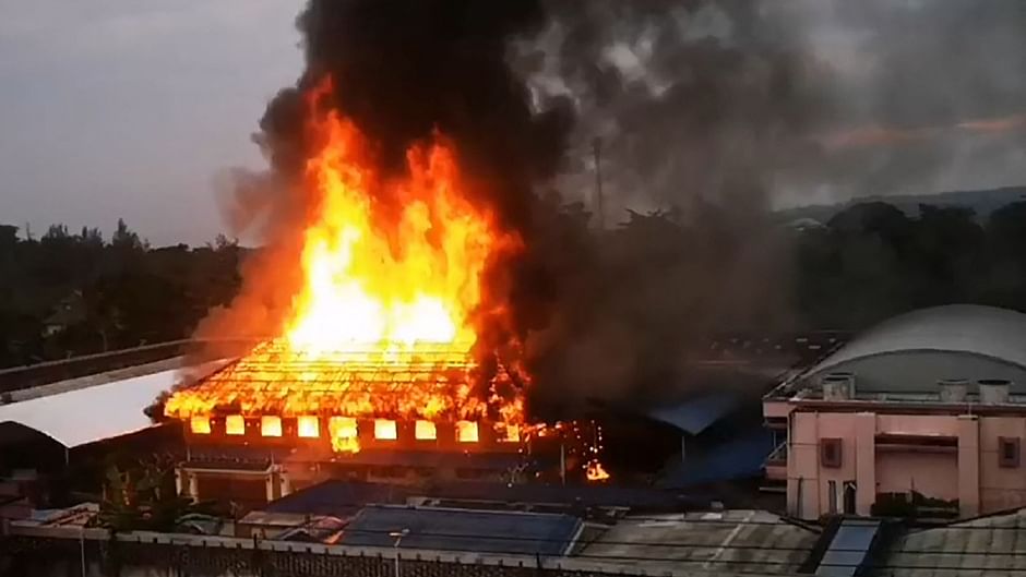 Thai prison set on fire during riot over coronavirus cluster