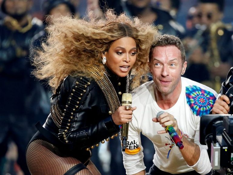 Beyonce and Chris Martin of Coldplay perform d